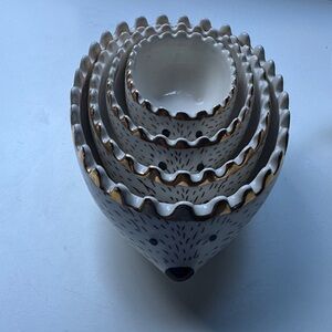 Charming Hedgehog Nesting Measuring Bowls - White and Gold